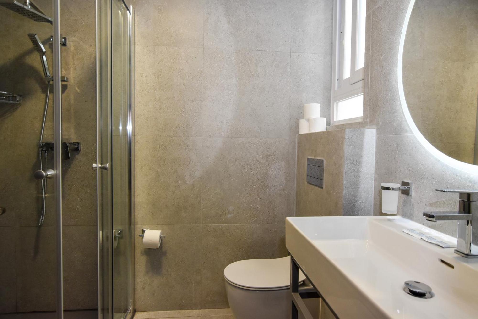 Apartment 51hh *